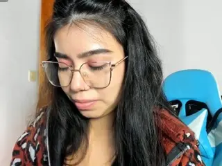 Peque-blue  live sex cam