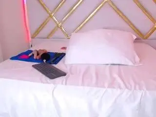 Lailastilwills  live sex cam