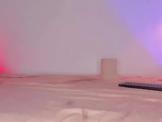 Shybootty18  live sex cam