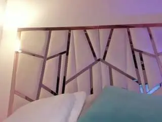 Shybootty18  live sex cam