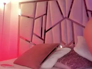 Shybootty18  live sex cam