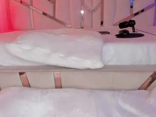 Shybootty18  live sex cam