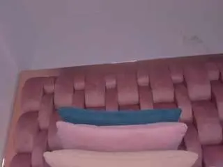 Shybootty18  live sex cam