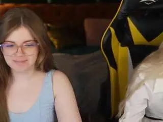 Runa054  live sex cam