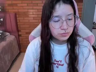 Amyjonnes  live sex cam