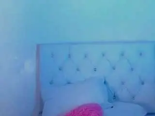 Leahcollins  live sex cam