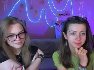 Luna-gold12  live sex cam
