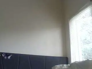 Raven811  live sex cam