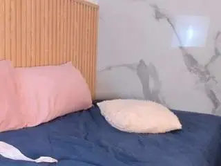 Your-dreamgirl  live sex cam