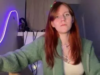 Mickistraugh  live sex cam
