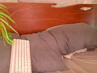 Alison-mooon  live sex cam