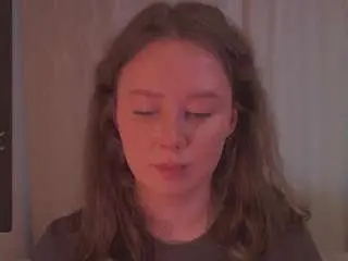 Kira-m  live sex cam