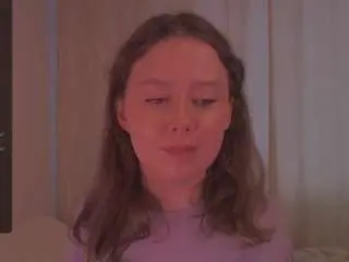 Kira-m  live sex cam