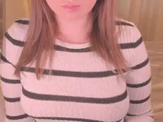 Kira-m  live sex cam