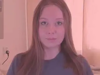 Kira-m  live sex cam