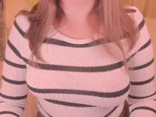 Kira-m  live sex cam