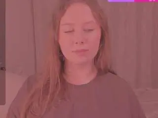 Kira-m  live sex cam
