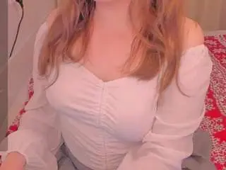 Kira-m  live sex cam
