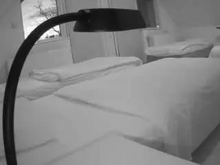 Voyeurcam-julmodels-bed-2  live sex cam