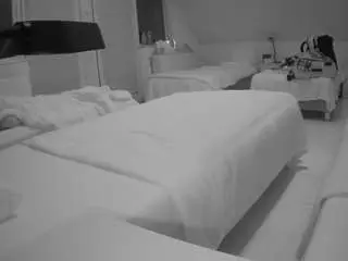 Voyeurcam-julmodels-bed-2  live sex cam