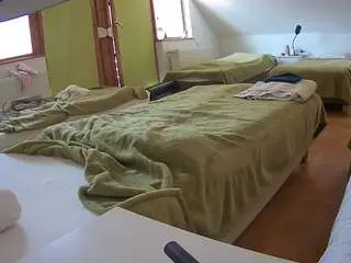 Voyeurcam-julmodels-bed-2  live sex cam
