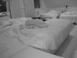 Voyeurcam-julmodels-bed-2  live sex cam