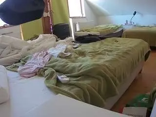 Voyeurcam-julmodels-bed-2  live sex cam
