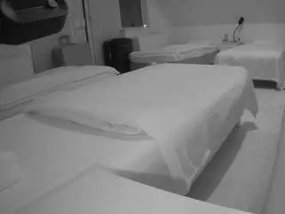 Voyeurcam-julmodels-bed-2  live sex cam