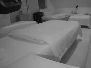 Voyeurcam-julmodels-bed-2  live sex cam