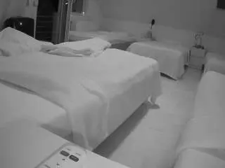 Voyeurcam-julmodels-bed-2  live sex cam