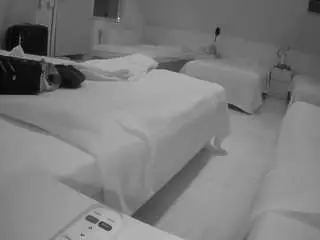 Voyeurcam-julmodels-bed-2  live sex cam