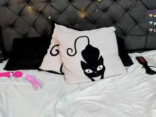 Valentinadesire  live sex cam