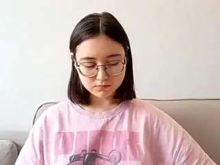 Astridvermilyea  live sex cam