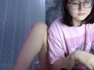 Astridvermilyea  live sex cam