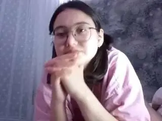 Astridvermilyea  live sex cam
