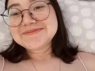 Astridvermilyea  live sex cam