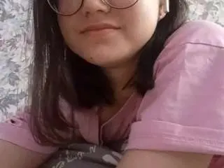 Astridvermilyea  live sex cam
