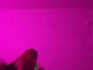 Cremadeleches  live sex cam
