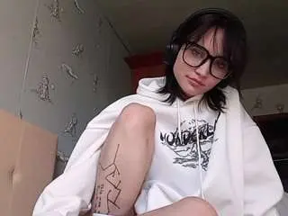 Brittenydeforge  live sex cam