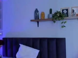 Cristalfoxy  live sex cam