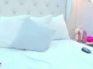 Cristalfoxy  live sex cam