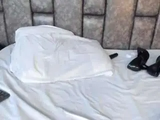 Matureyulyet  live sex cam