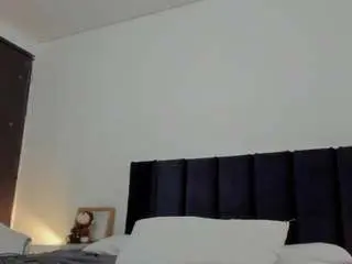 Melanie-rouxs  live sex cam