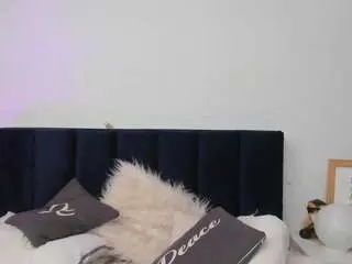 Melanie-rouxs  live sex cam