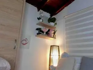 Nella-joly  live sex cam