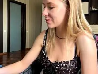 Yevettemarchiano  live sex cam