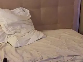 Kiraromeroma  live sex cam