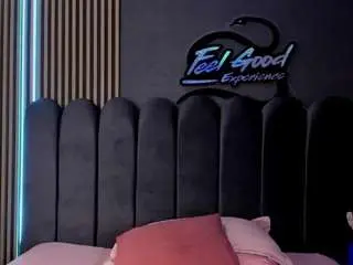 Purpleheart-fg  live sex cam