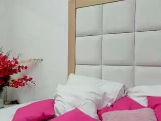 Dulcequeen  live sex cam