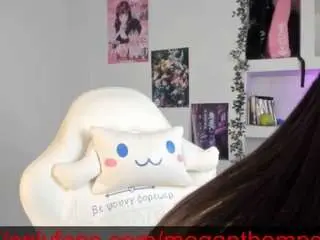 Meganthompsonn  live sex cam